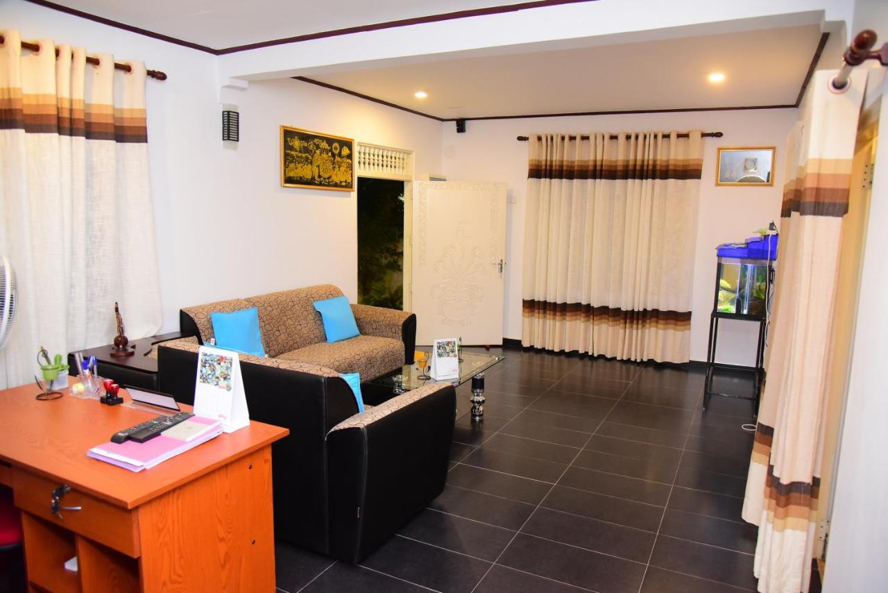 White Villa Airport Transit Hotel Katunayaka Luaran gambar